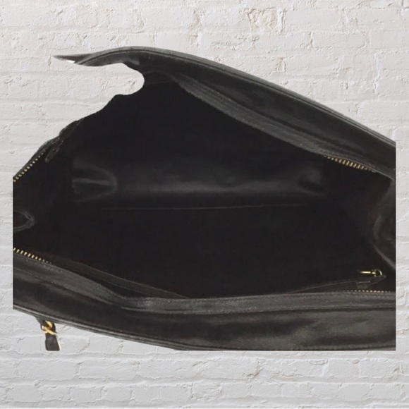 CHANEL Quilted Matelasse CC
Logo Lambskin Chain Shoulder Bag - Picture 5 of 12